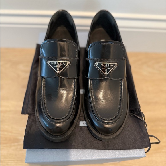 💎Authentic💎 Prada woman’s slip on Black Loafers Like New - Picture 2 of 13